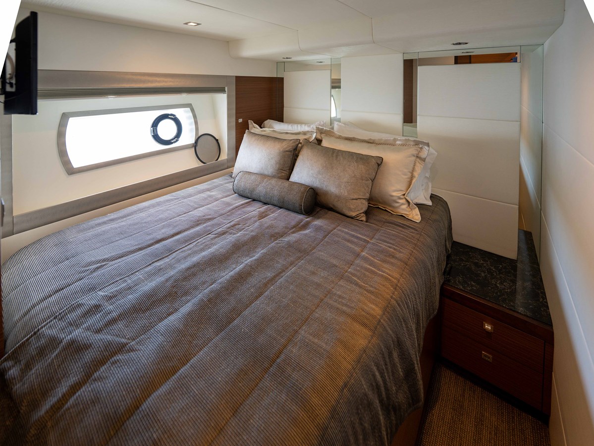Ocean Alexander Motor Yacht Sub-Par For Sale