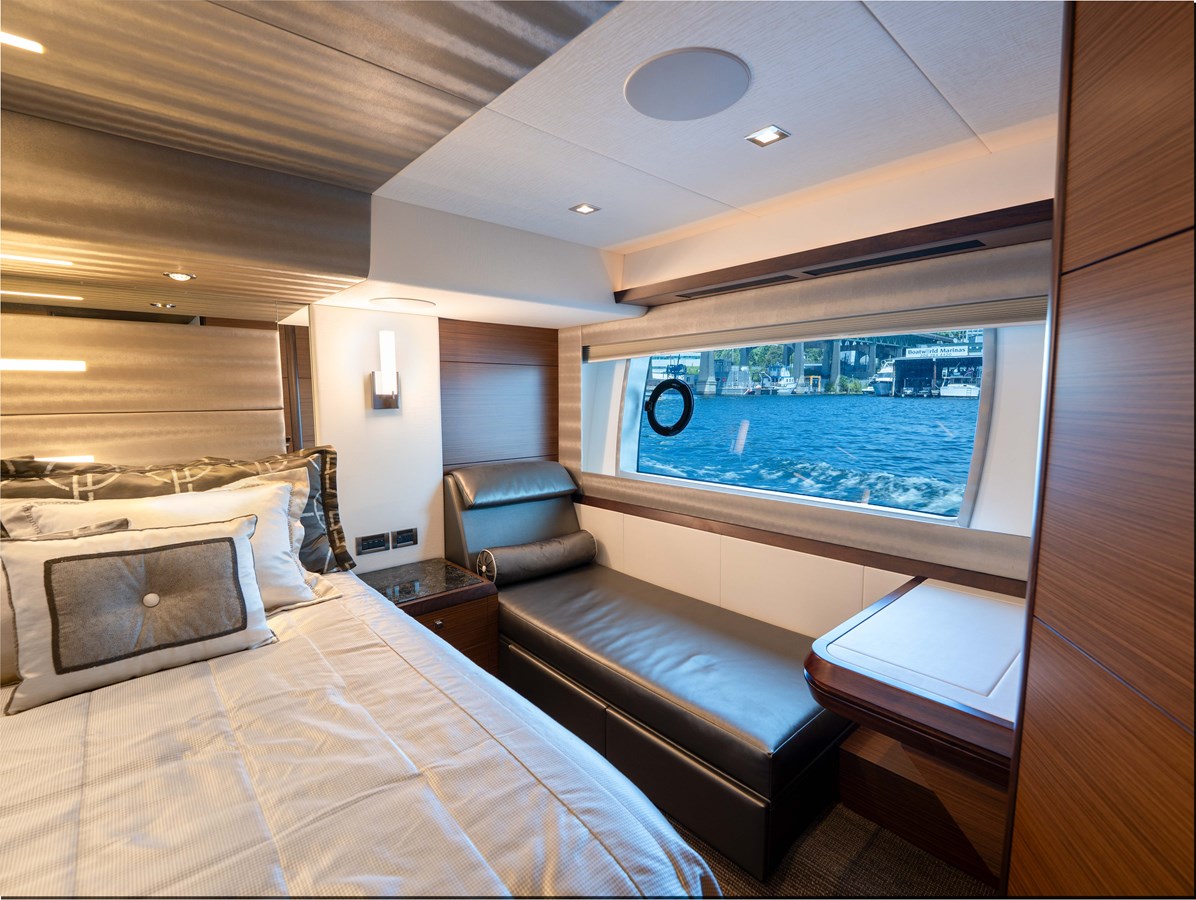 Ocean Alexander Motor Yacht Sub-Par For Sale