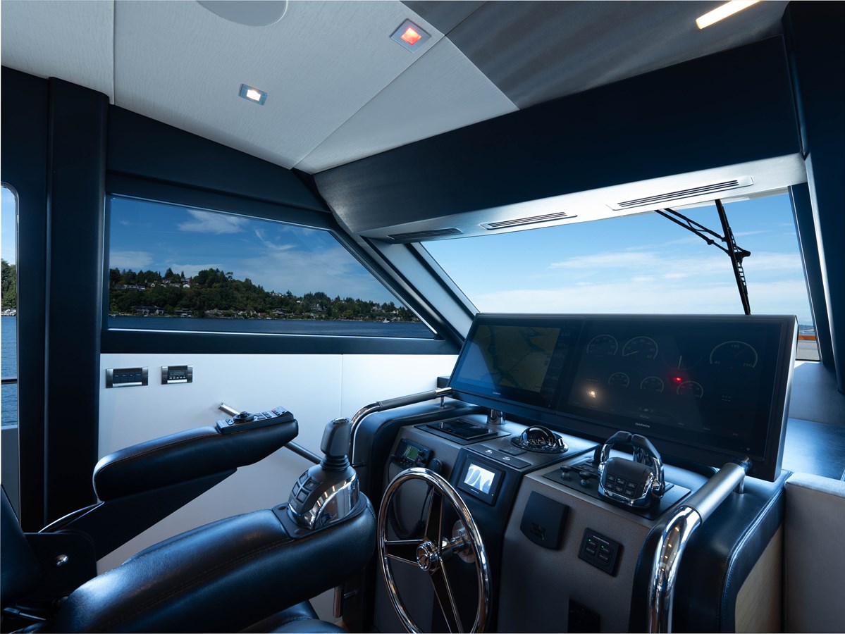 Ocean Alexander Motor Yacht Sub-Par For Sale