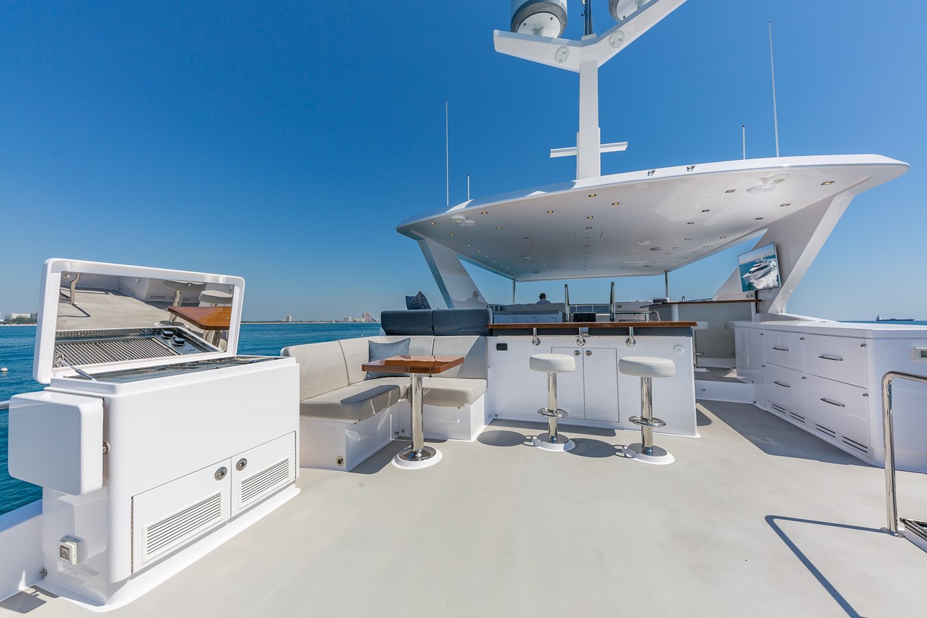 Hargrave Custom Yachts Motor Yacht Second Amendment For Sale