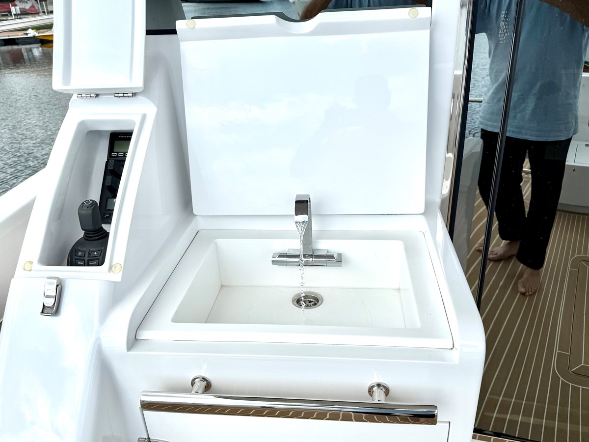 Altima Motor Yacht Sea at Last For Sale