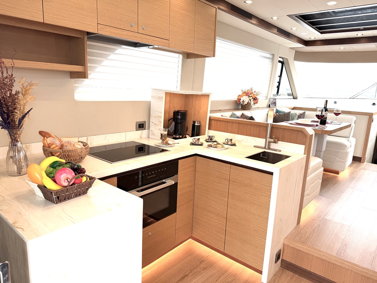 Altima Motor Yacht Sea at Last For Sale