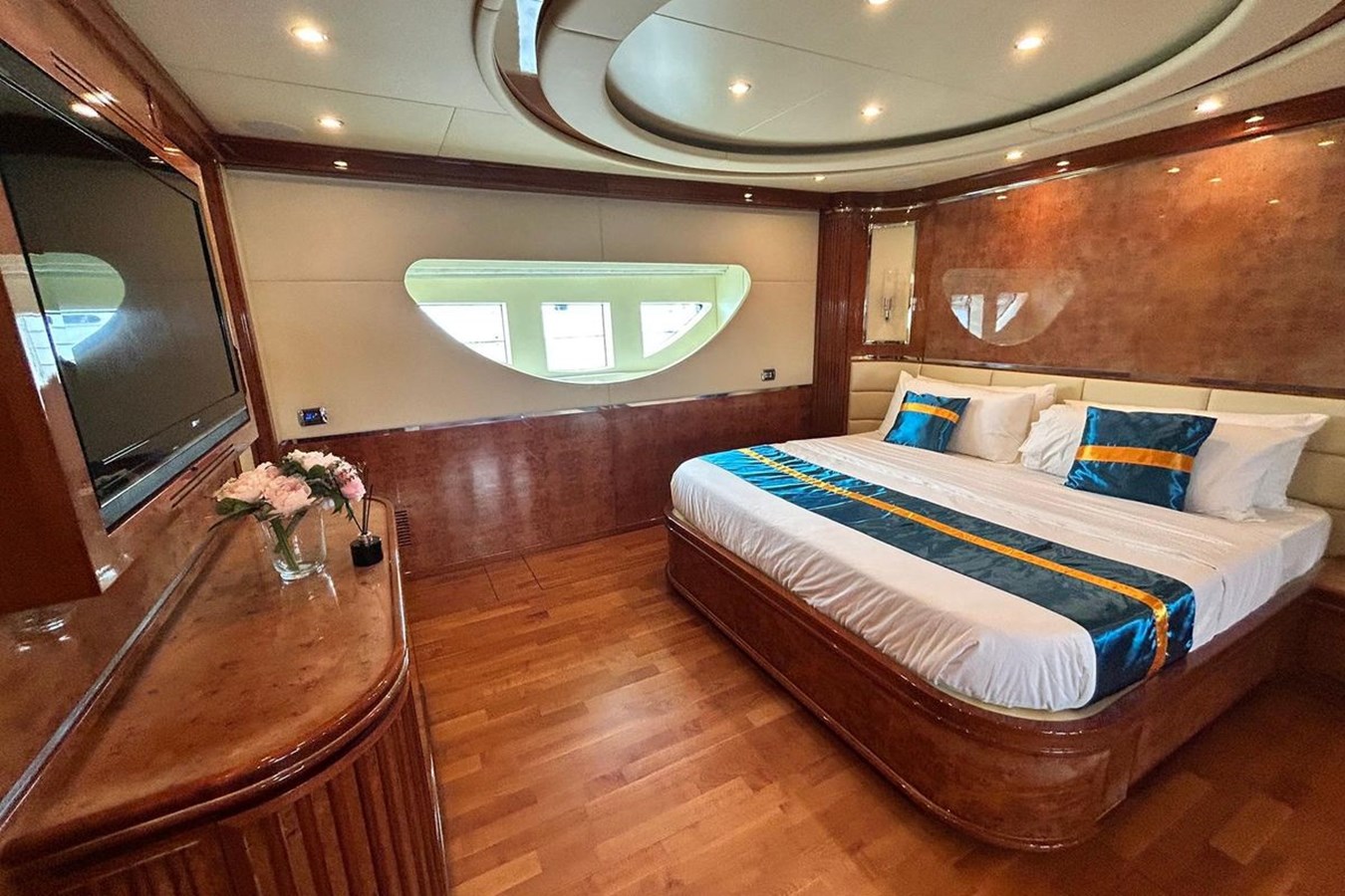 Versilcraft Motor Yacht Sunshine For Sale
