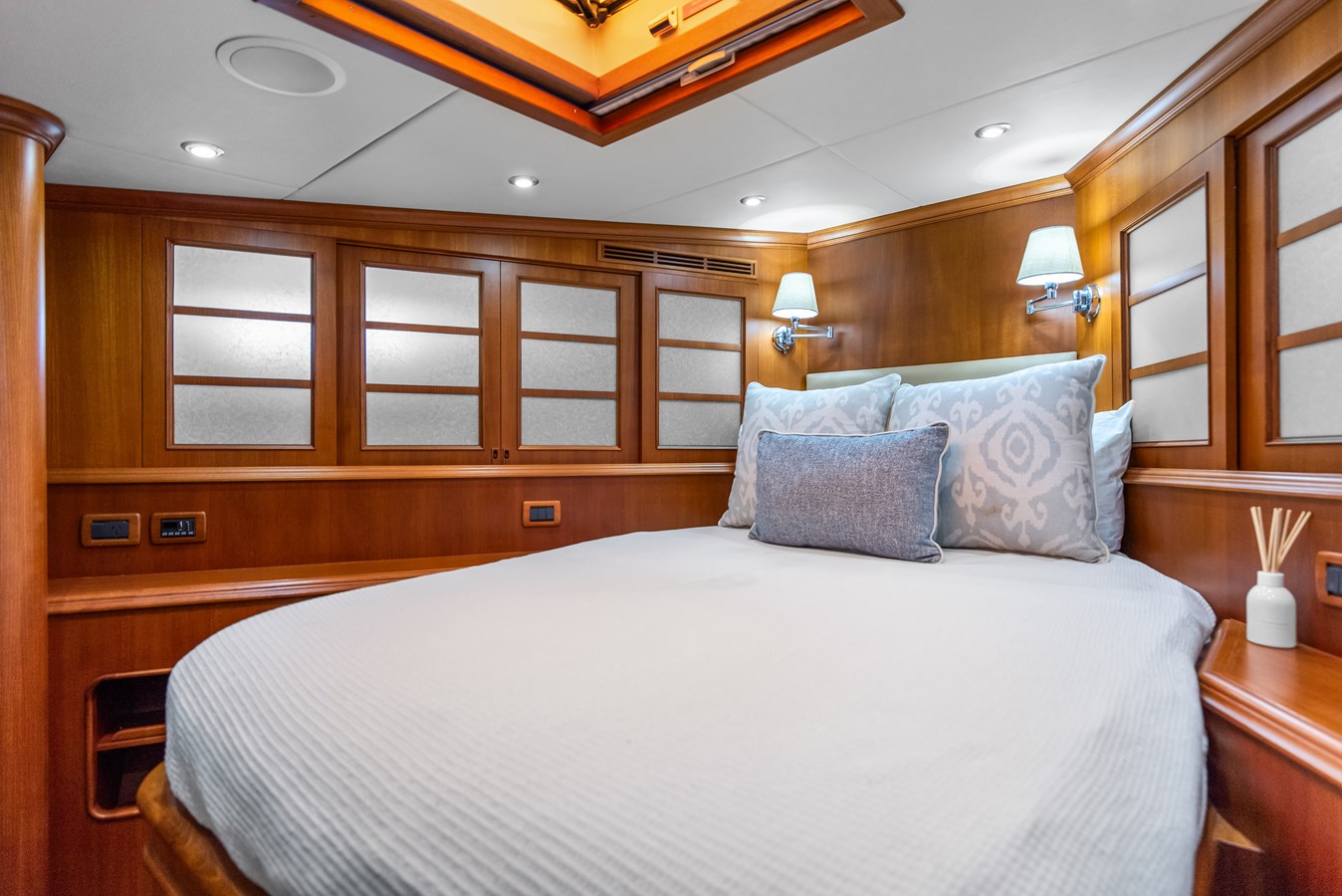 Grand Banks Marine Motor Boat Encore For Sale