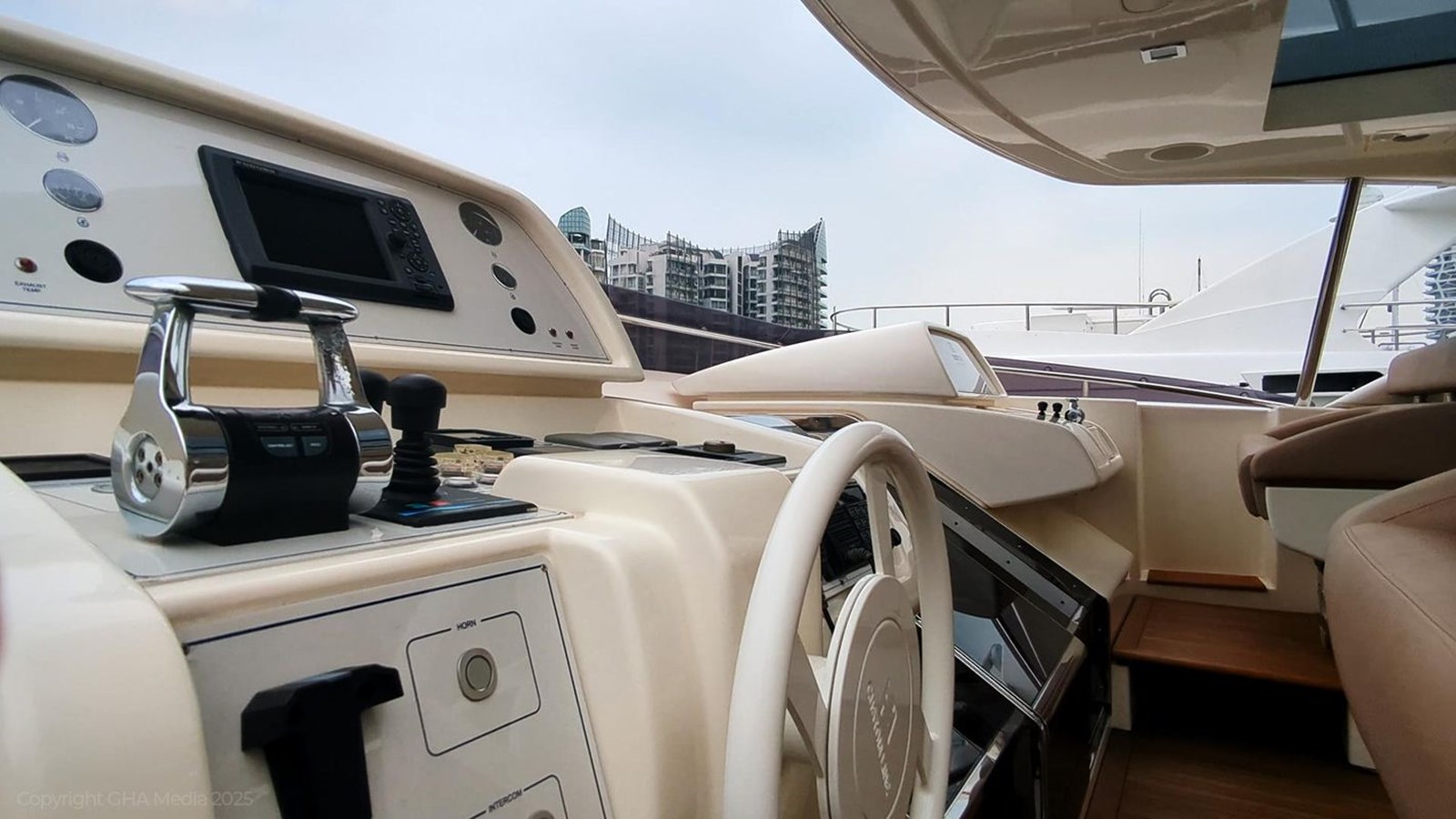 Custom Line Motor Yacht OXYGEN For Sale