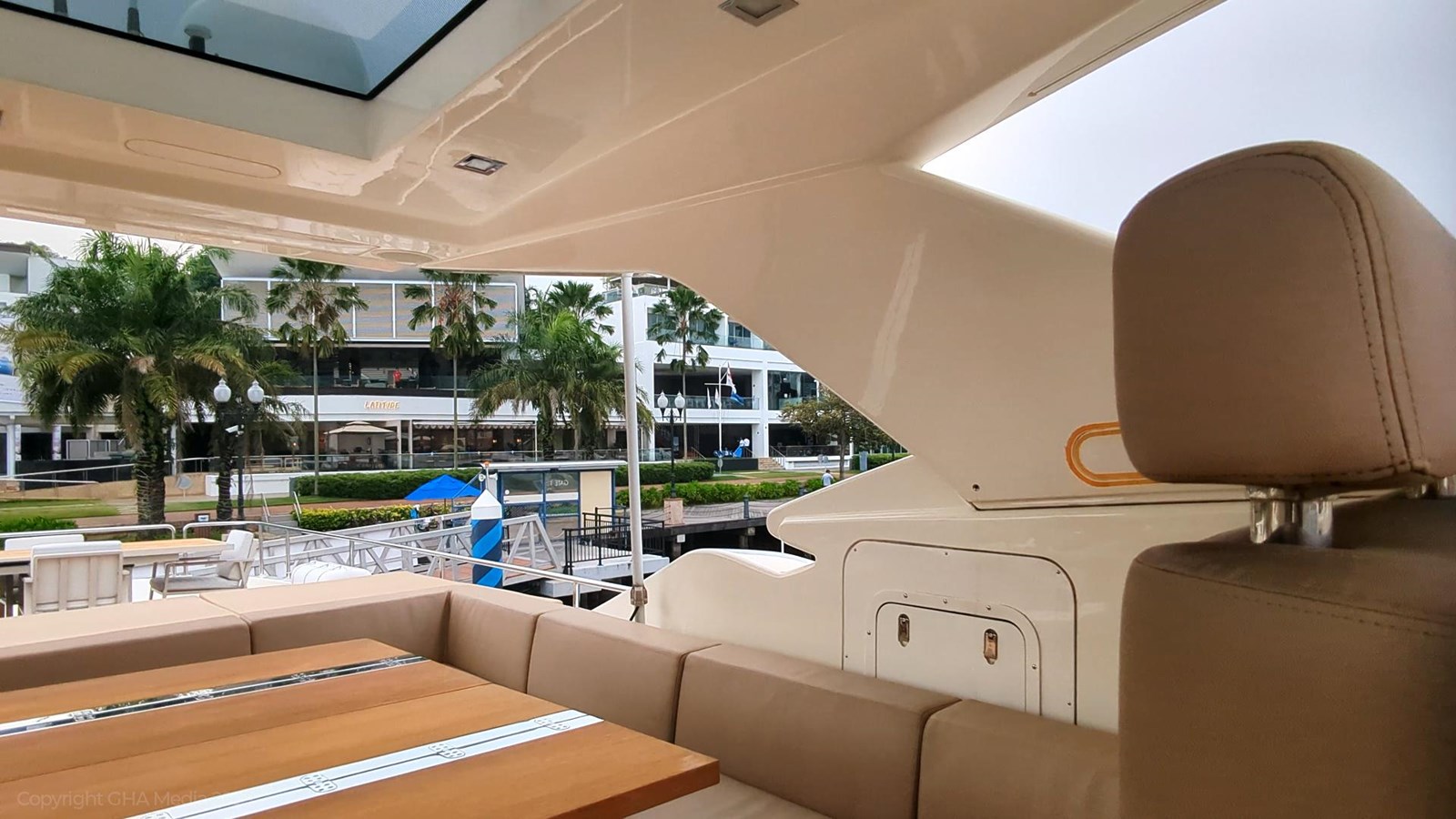 Custom Line Motor Yacht OXYGEN For Sale