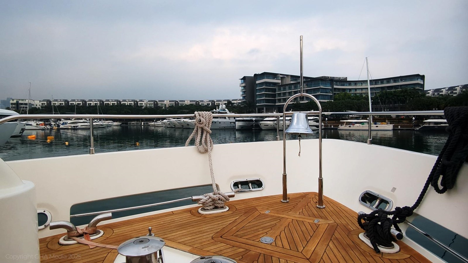 Custom Line Motor Yacht OXYGEN For Sale