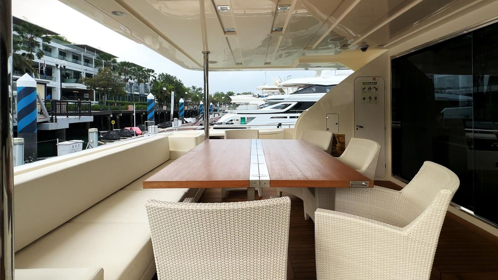 Custom Line Motor Yacht OXYGEN For Sale