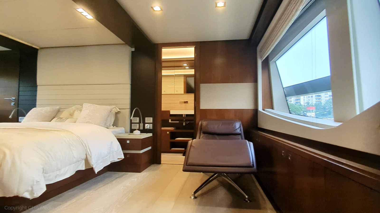 Custom Line Motor Yacht OXYGEN For Sale