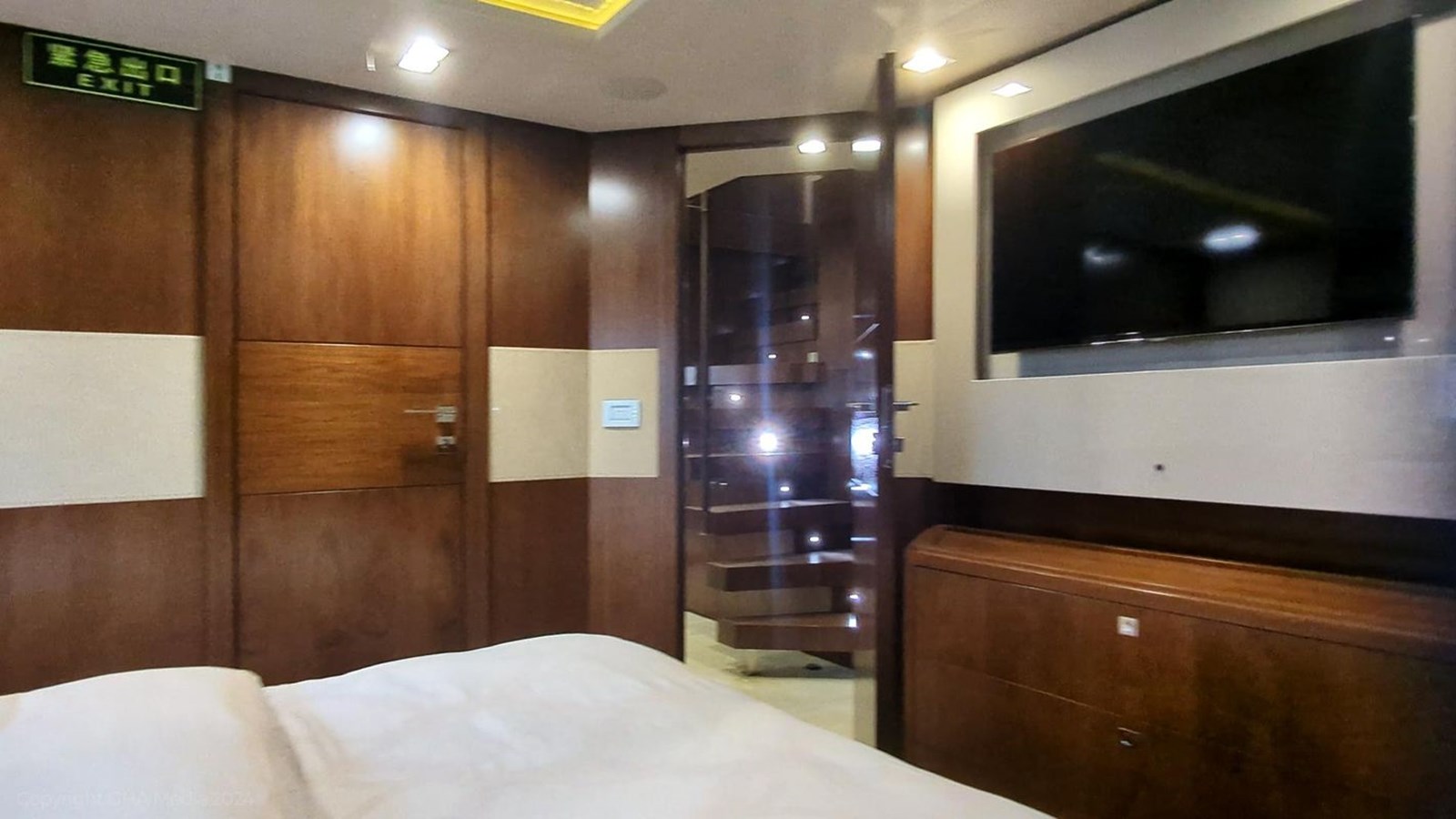 Custom Line Motor Yacht OXYGEN For Sale