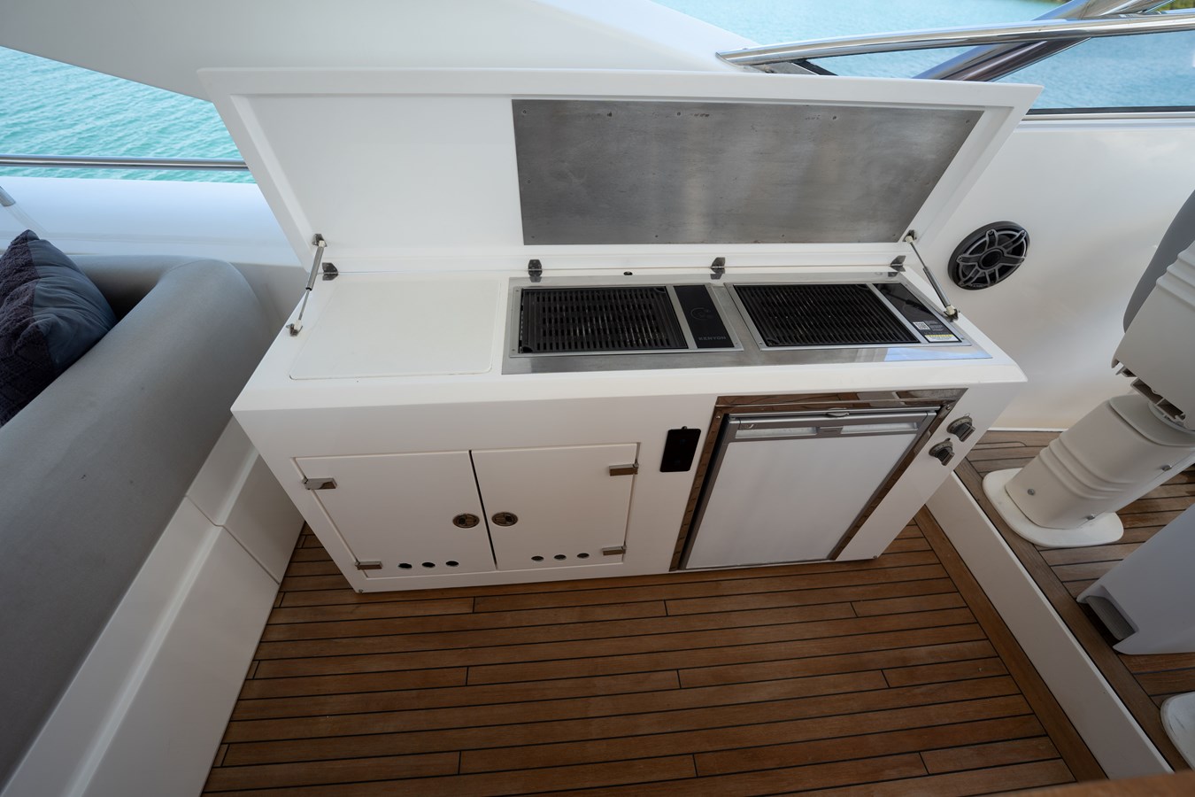 Sunseeker Motor Yacht BLUE For Sale