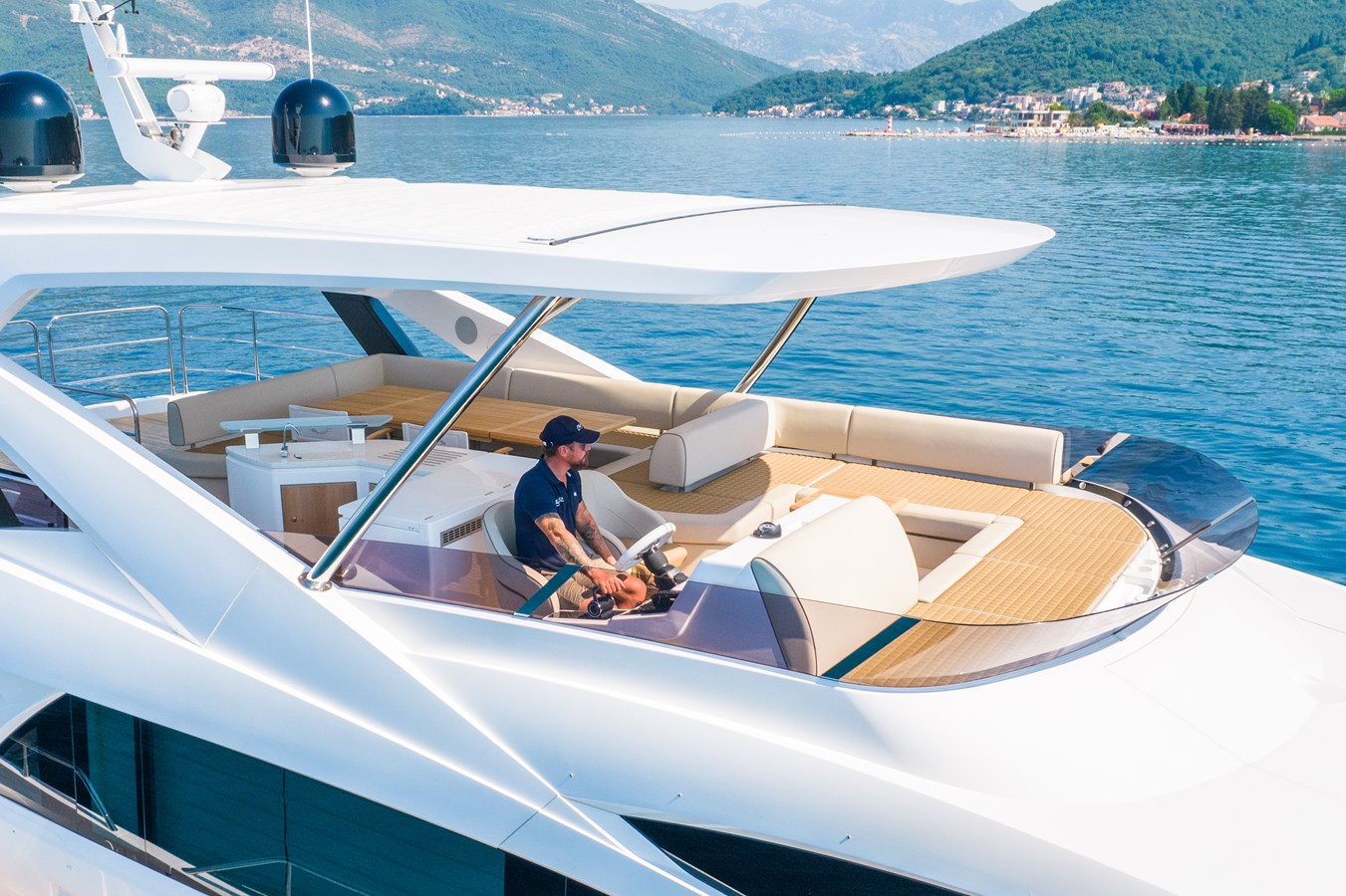 Sunseeker Motor Yacht Sunseeker 76Y For Sale