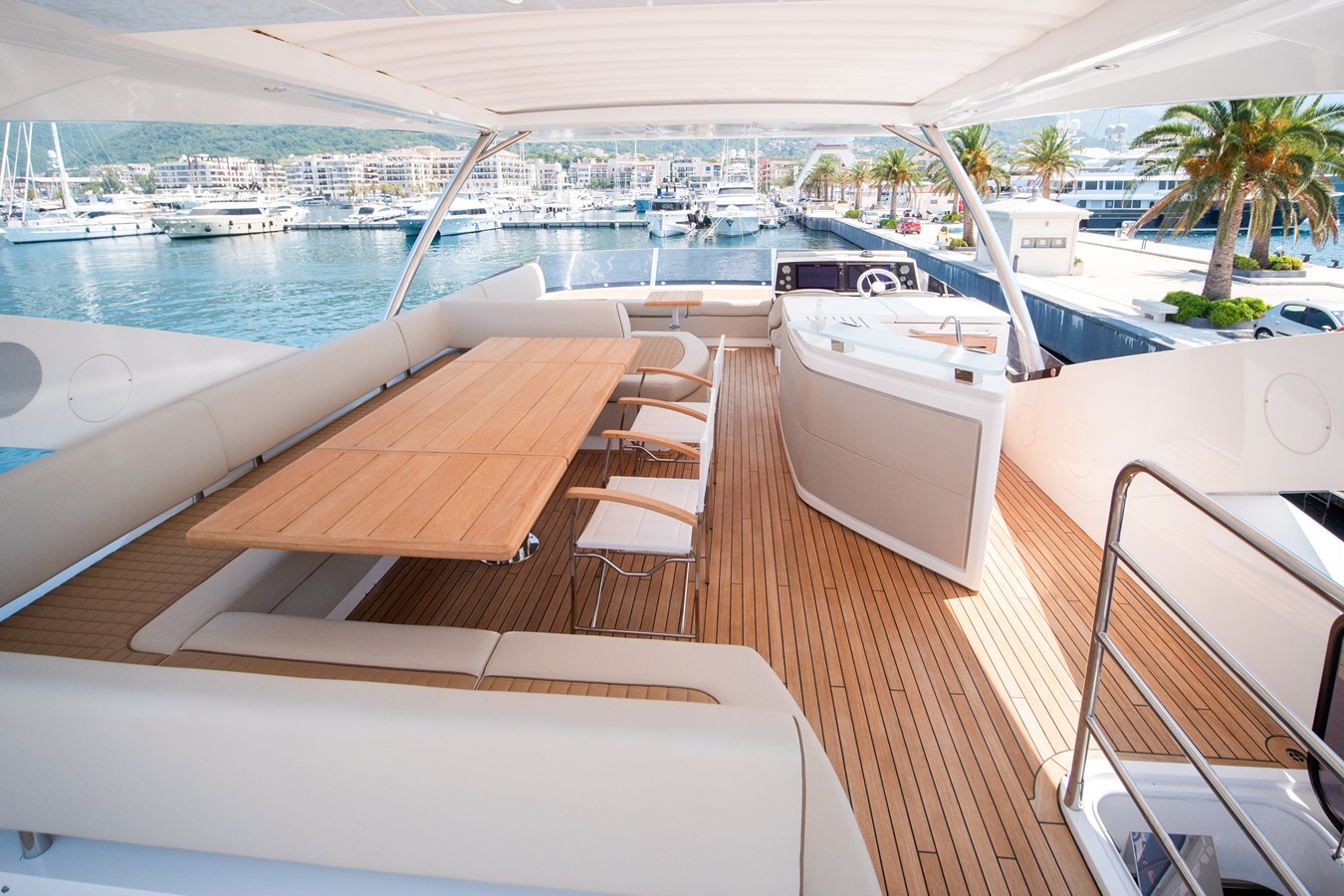 Sunseeker Motor Yacht Sunseeker 76Y For Sale