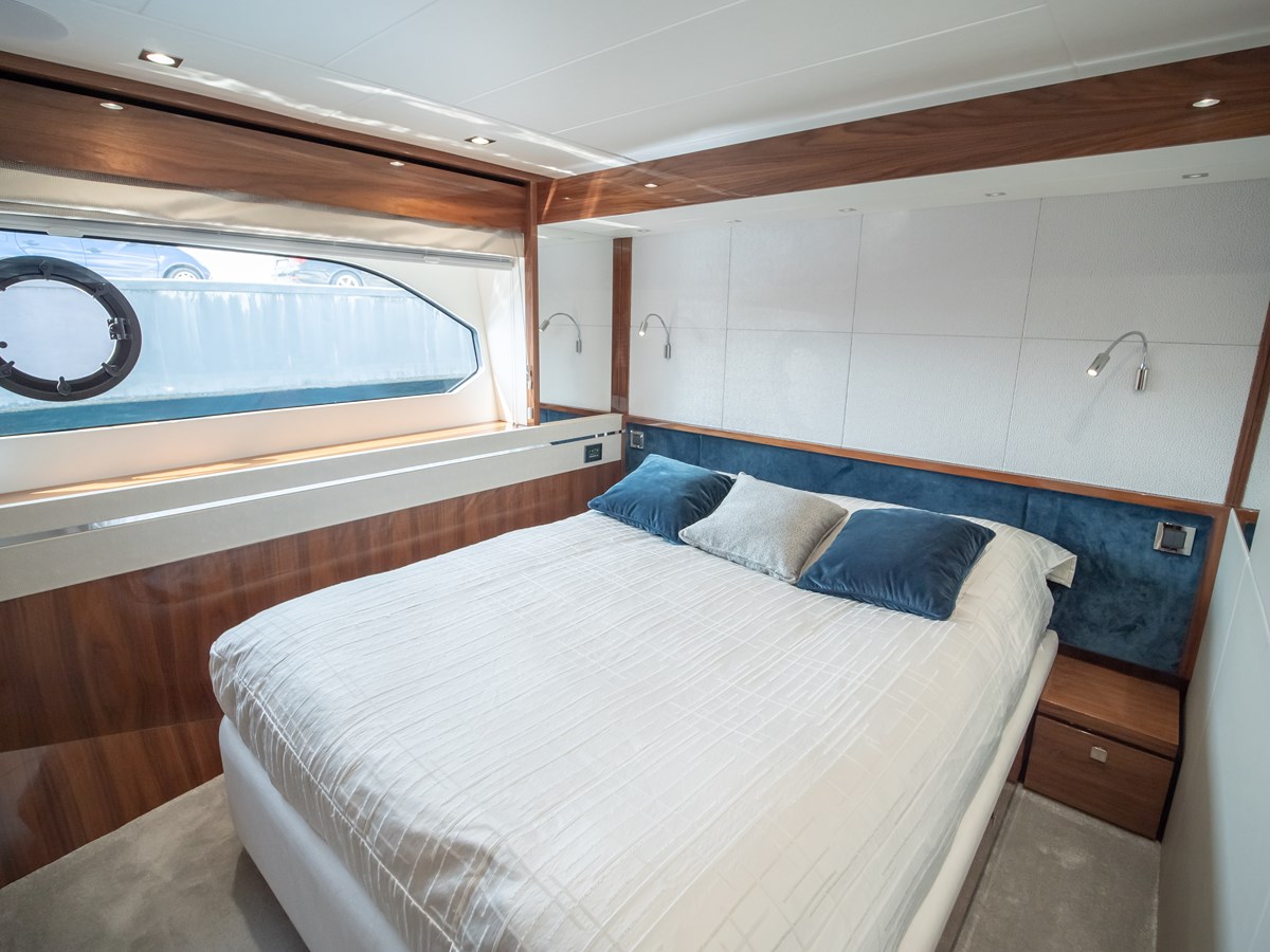 Sunseeker Motor Yacht Sunseeker 76Y For Sale