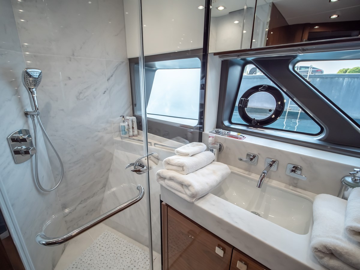 Sunseeker Motor Yacht Sunseeker 76Y For Sale