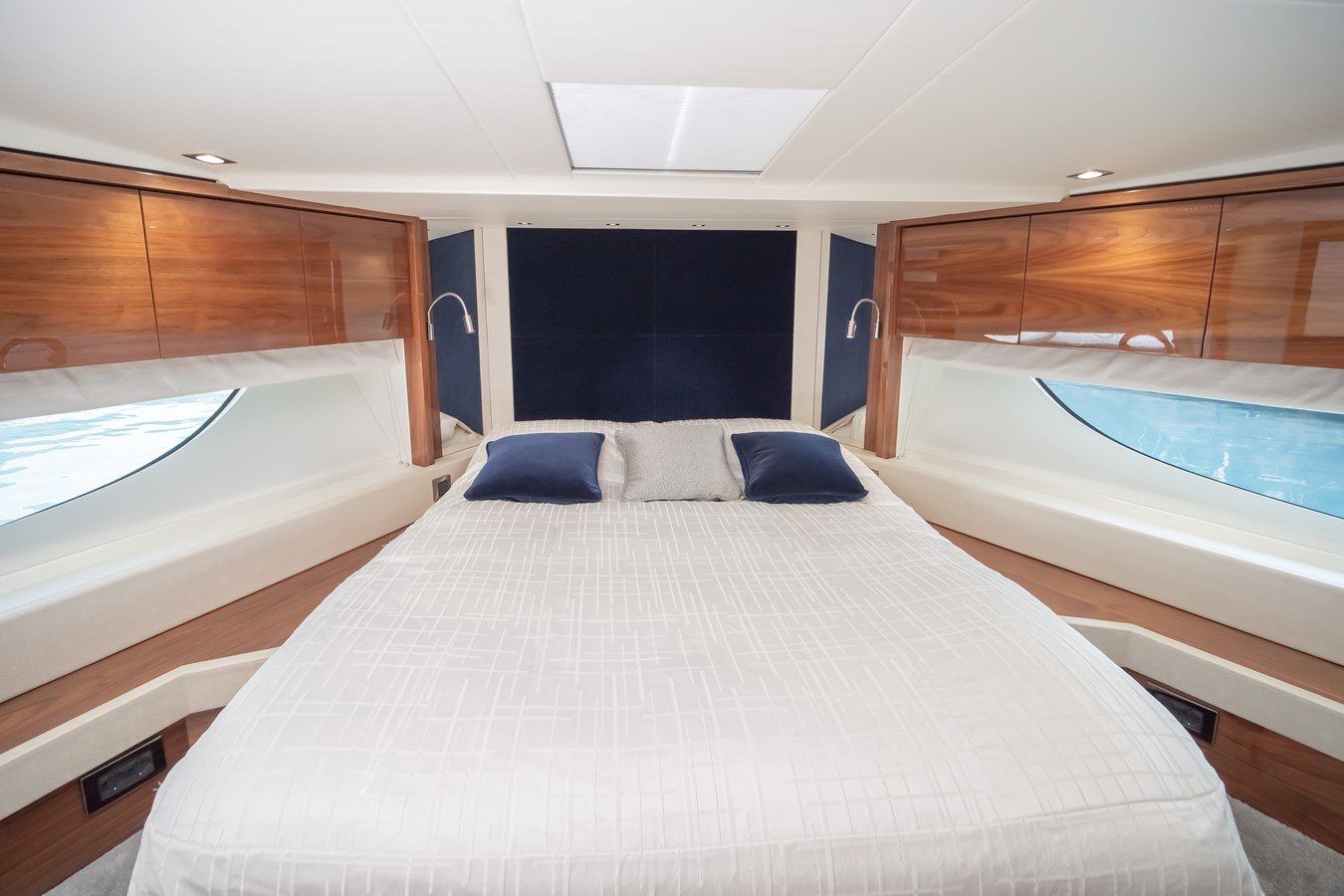 Sunseeker Motor Yacht Sunseeker 76Y For Sale