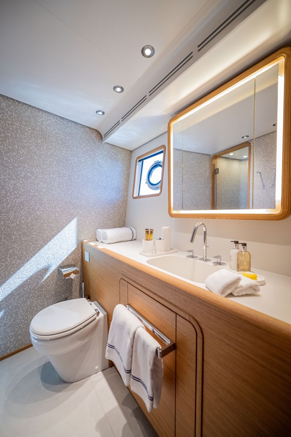 Custom Line Motor Yacht GN30 For Sale