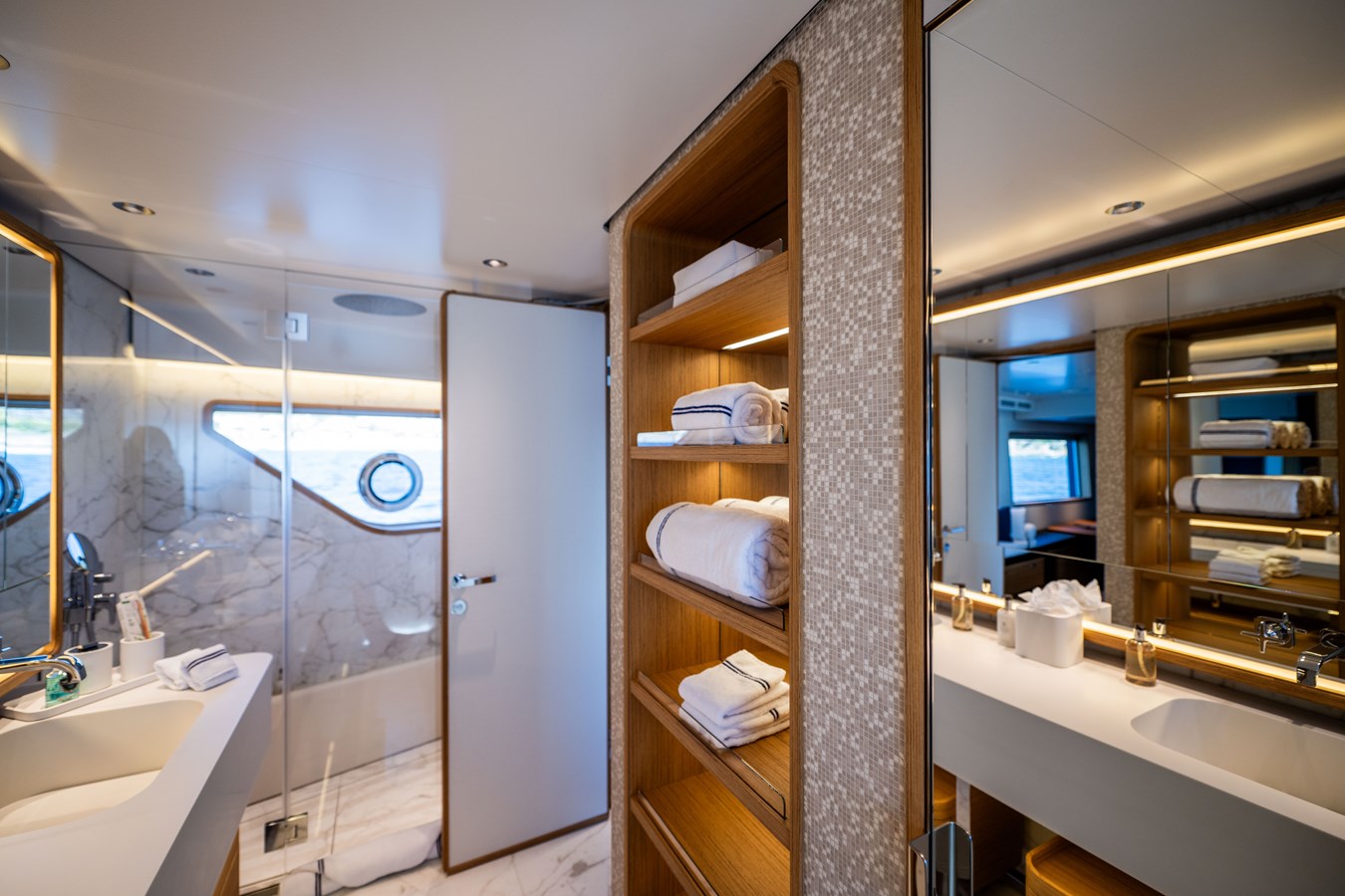 Custom Line Motor Yacht GN30 For Sale