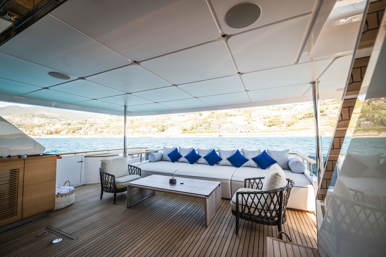 Custom Line Motor Yacht GN30 For Sale