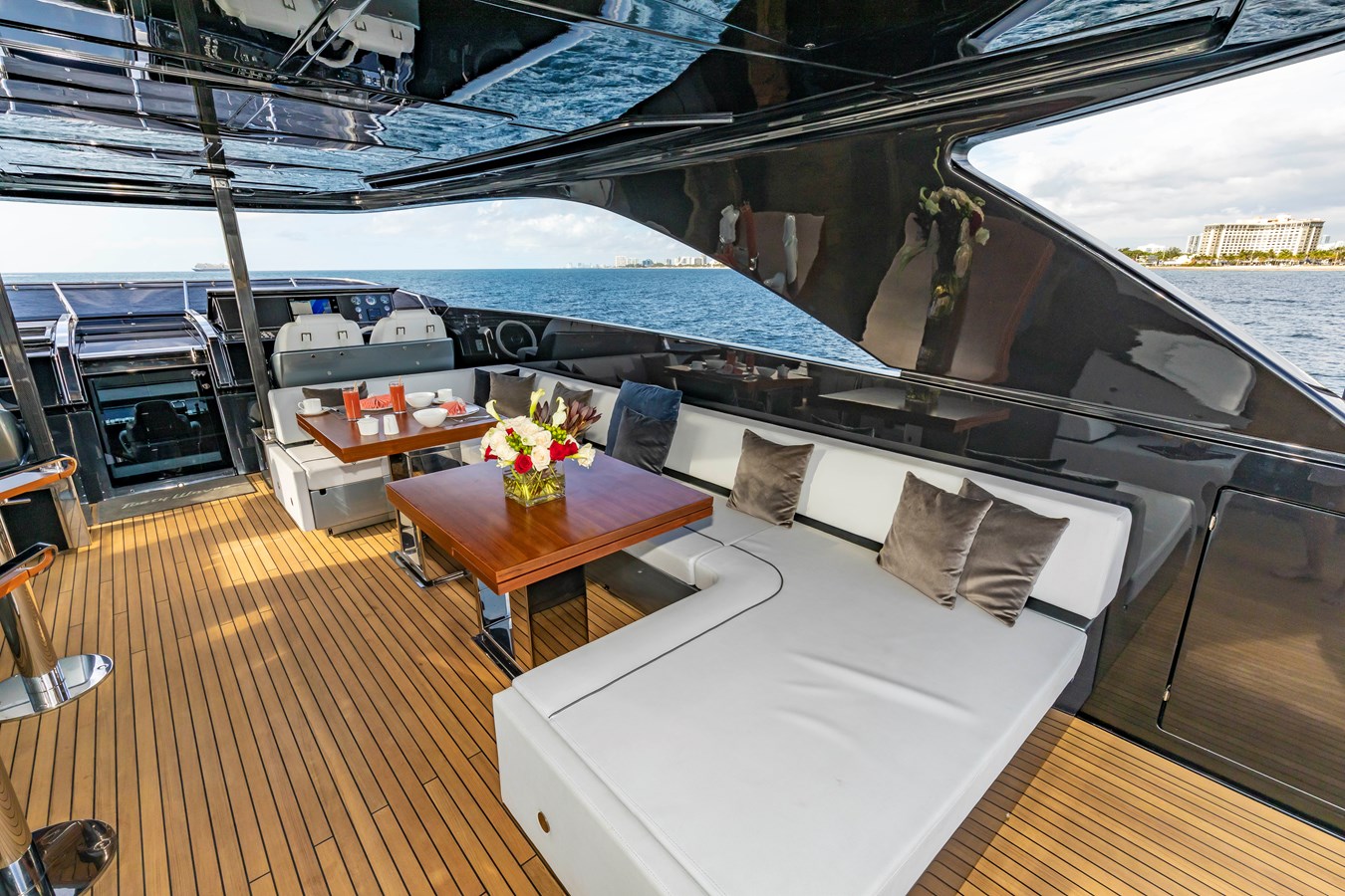 Riva Yacht Motor Yacht NO SURRENDER For Sale