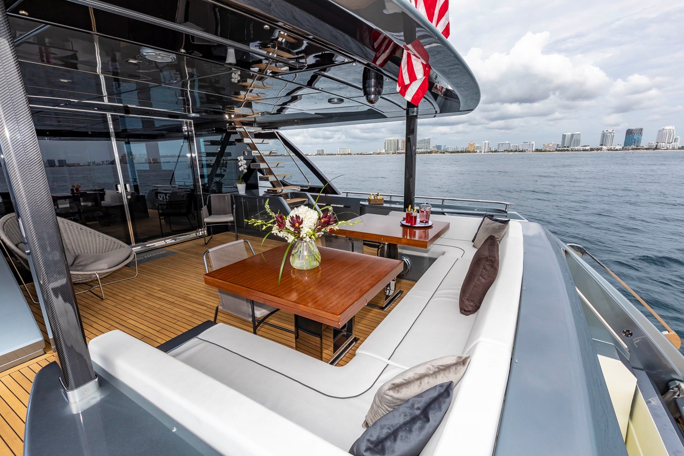 Riva Yacht Motor Yacht NO SURRENDER For Sale