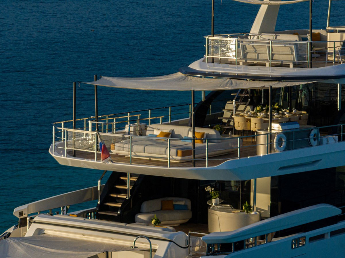 Azimut Yachts Motor Yacht LUZ DE MAR For Sale