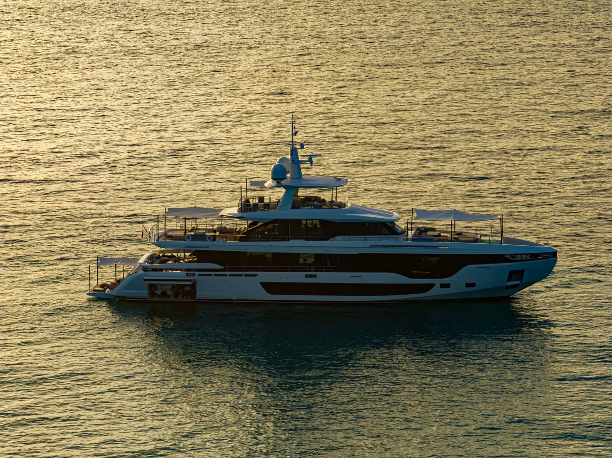 Azimut Yachts Motor Yacht LUZ DE MAR For Sale