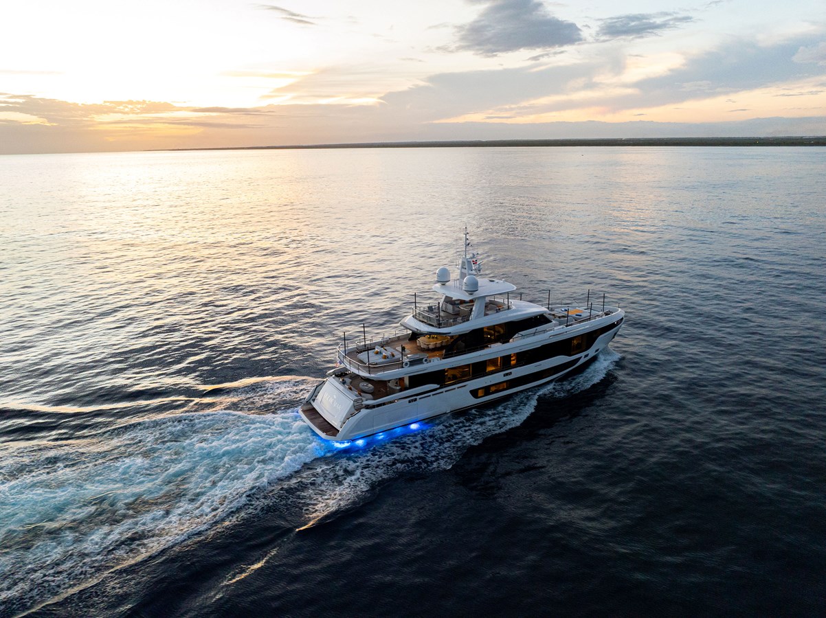 Azimut Yachts Motor Yacht LUZ DE MAR For Sale