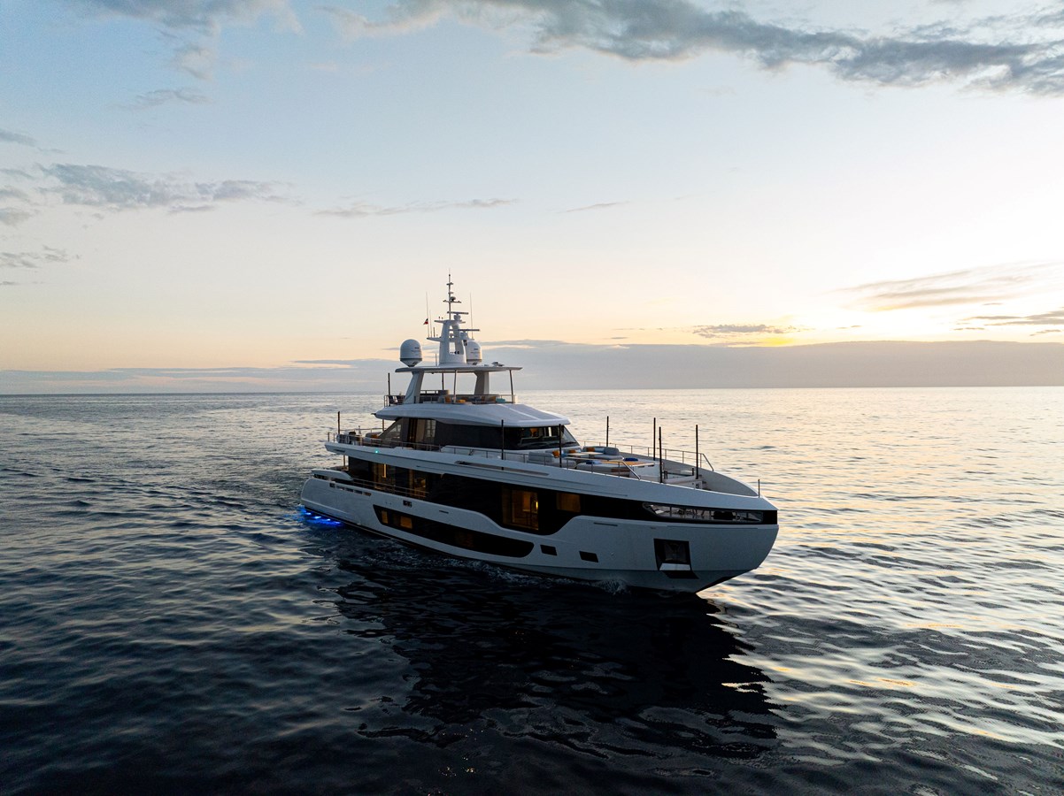 Azimut Yachts Motor Yacht LUZ DE MAR For Sale