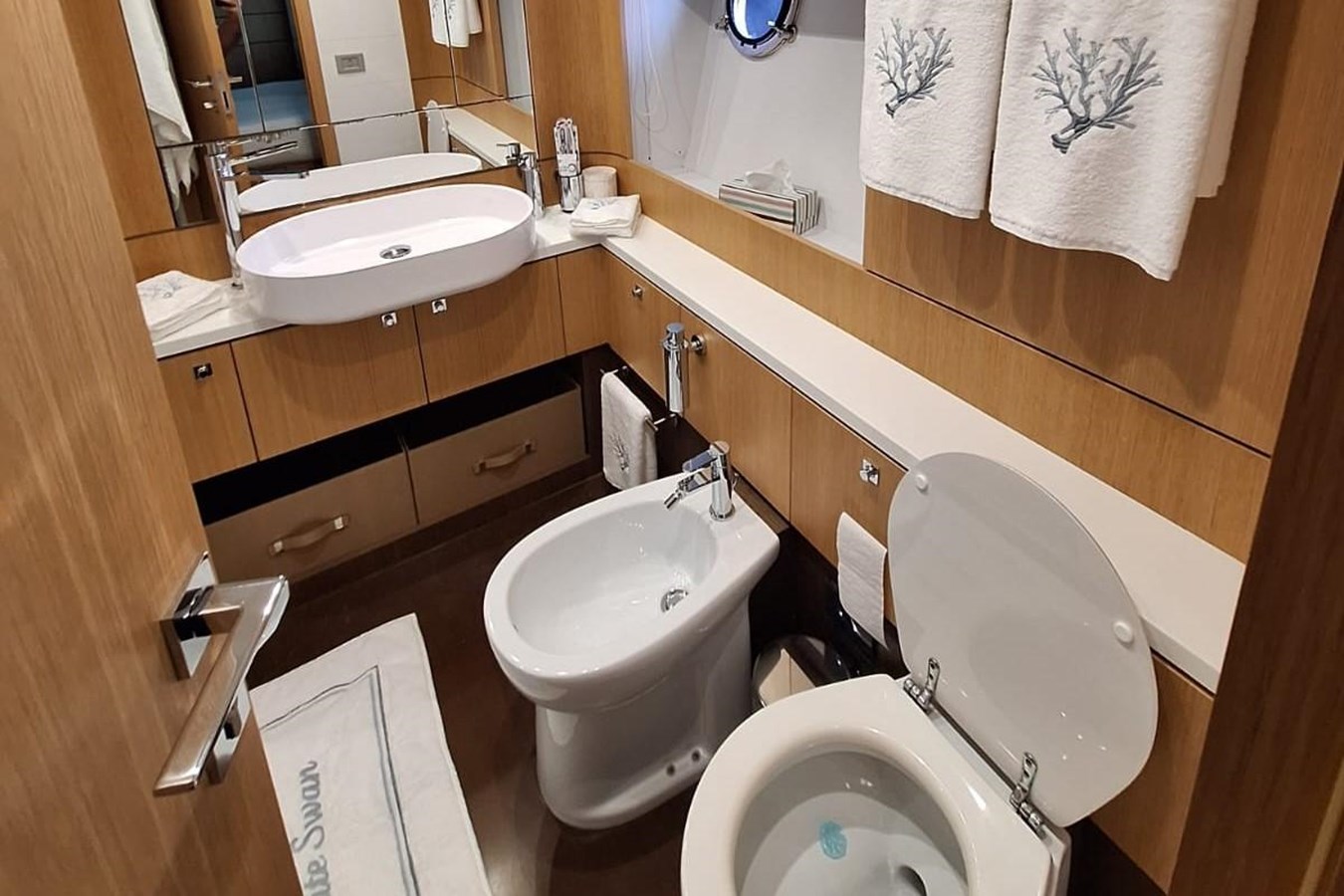 Ferretti Yachts Motor Yacht WHITE SWAN For Sale