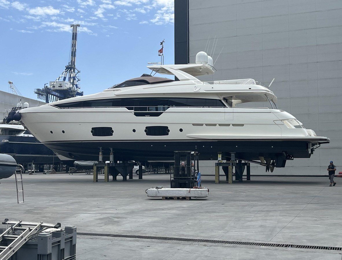 Ferretti Yachts Motor Yacht WHITE SWAN For Sale