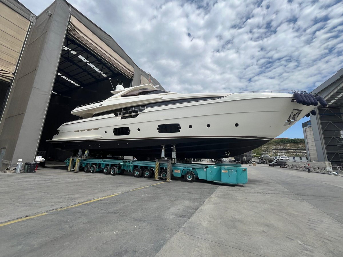 Ferretti Yachts Motor Yacht WHITE SWAN For Sale