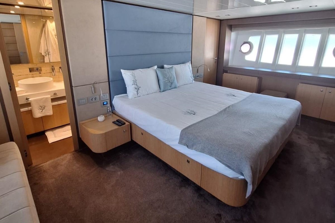 Ferretti Yachts Motor Yacht WHITE SWAN For Sale