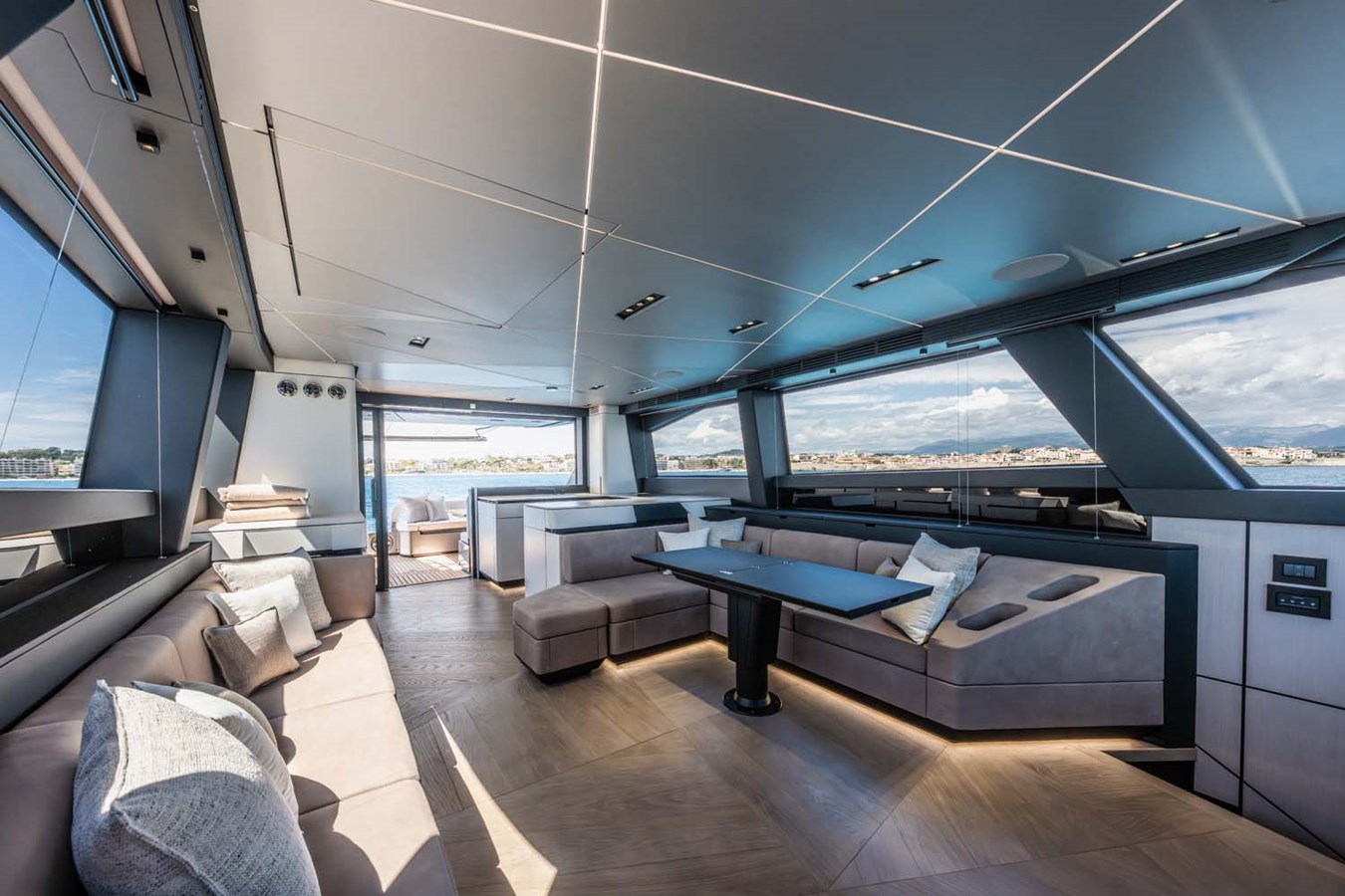 Pershing Motor Yacht REEMA For Sale