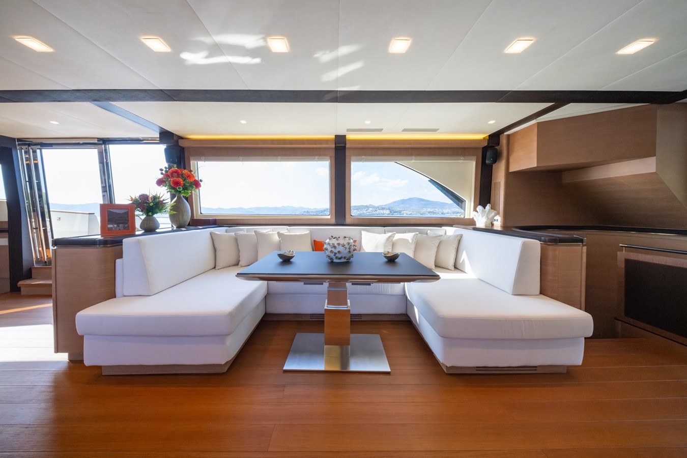 Monte Carlo Yachts Motor Yacht BELLA LUNA For Sale