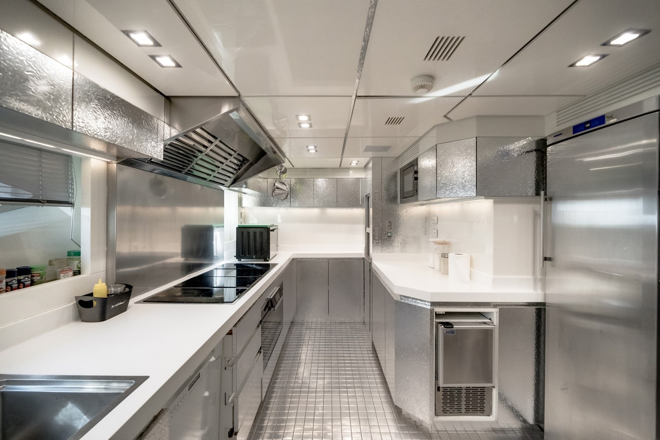 Ab Yachts Motor Yacht FAST & FURIOUS For Sale