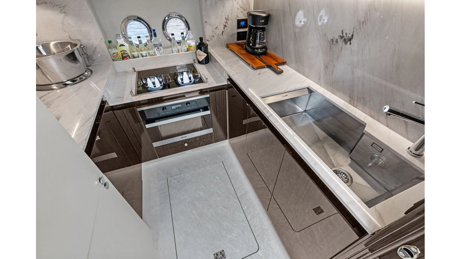 Azimut Yachts Motor Yacht VILLAGGIO For Sale