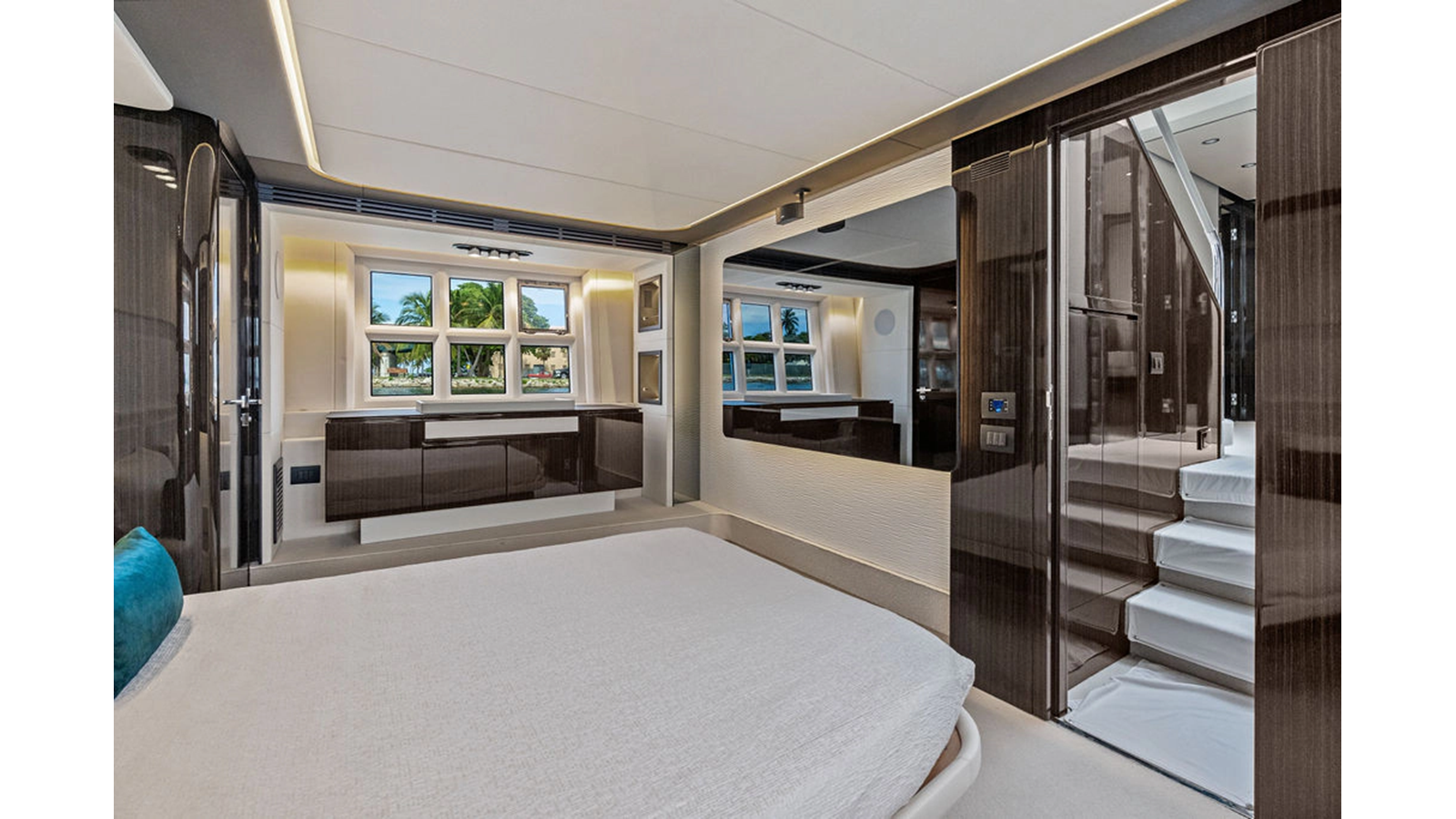 Azimut Yachts Motor Yacht VILLAGGIO For Sale