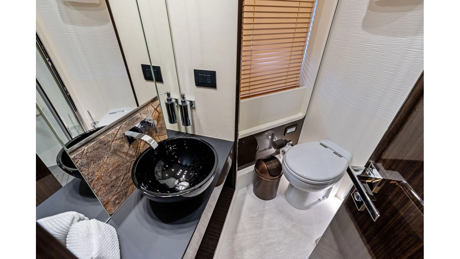 Azimut Yachts Motor Yacht VILLAGGIO For Sale