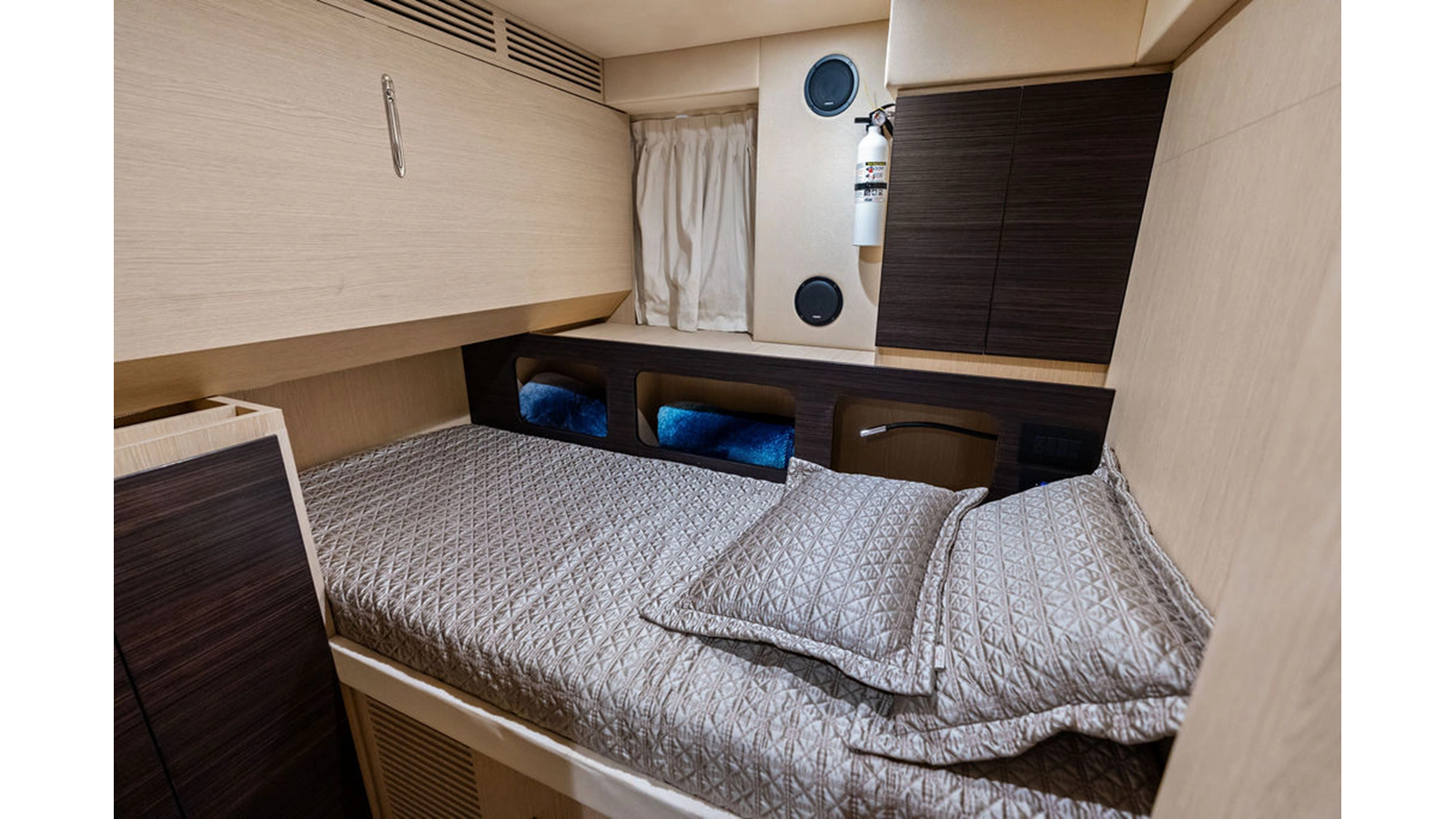 Azimut Yachts Motor Yacht VILLAGGIO For Sale