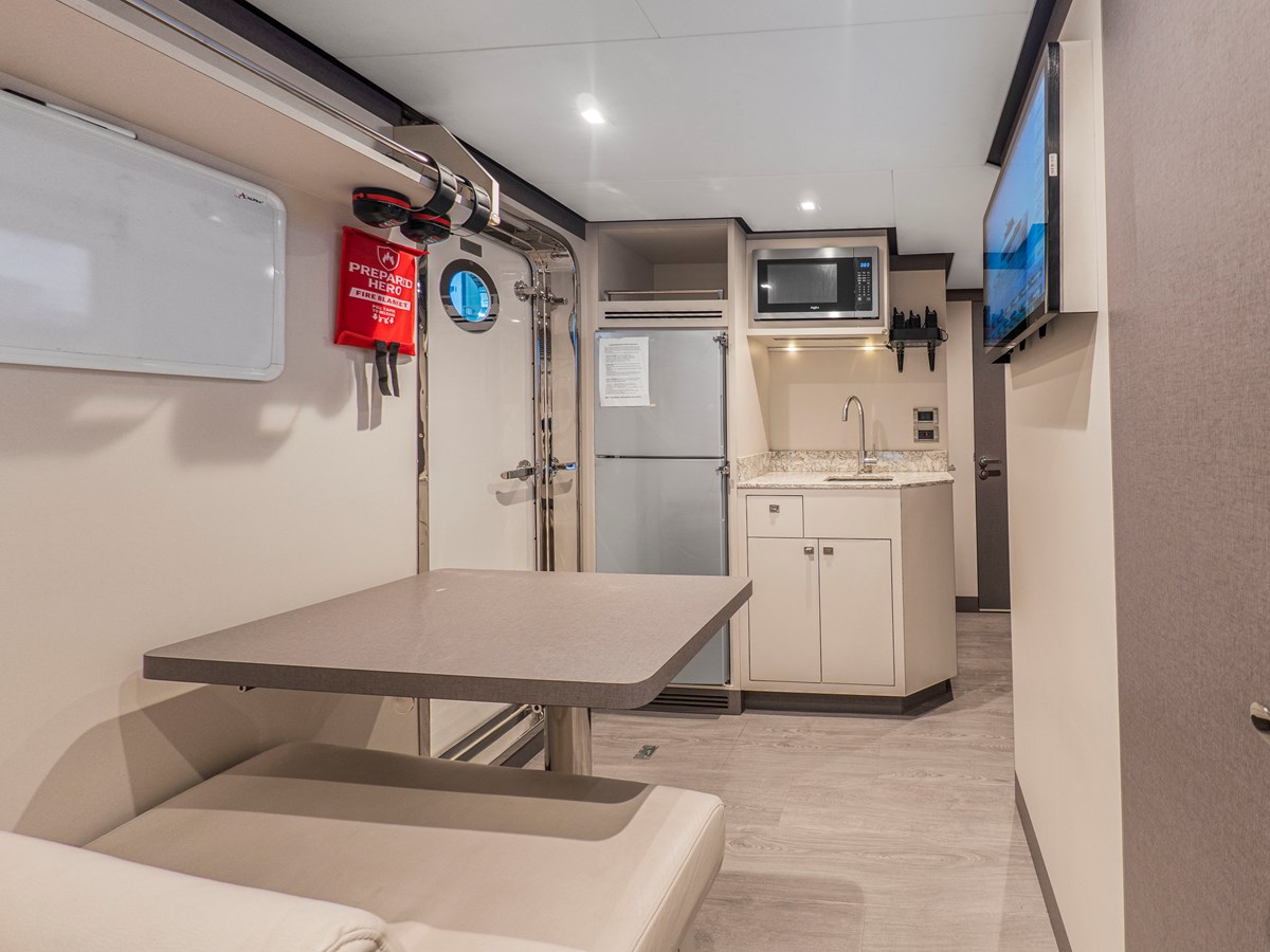 Ocean Alexander Motor Yacht LONE STAR For Sale