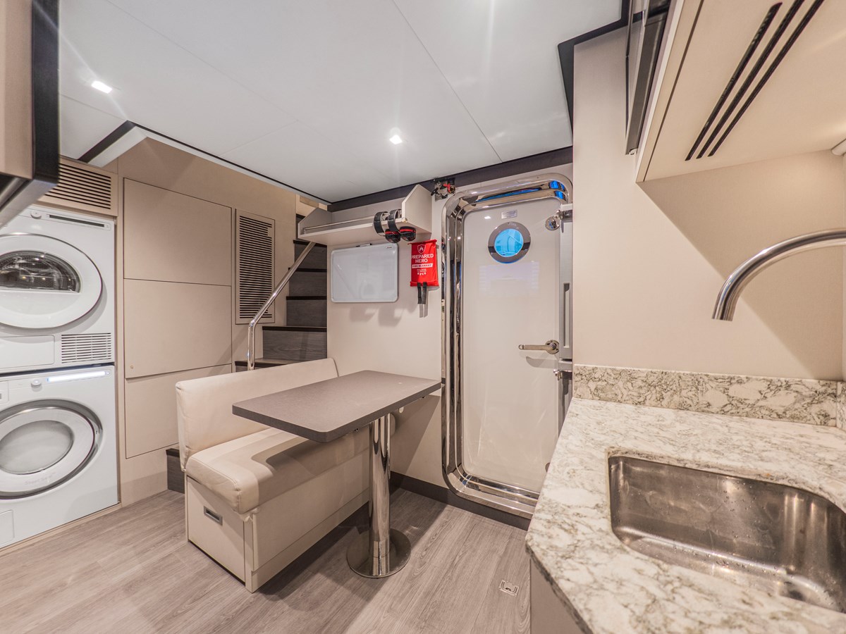 Ocean Alexander Motor Yacht LONE STAR For Sale