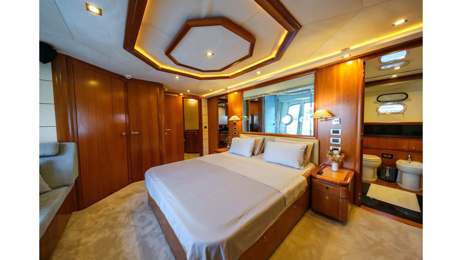 Ferretti Yachts Motor Yacht DAYDREAM2 For Sale