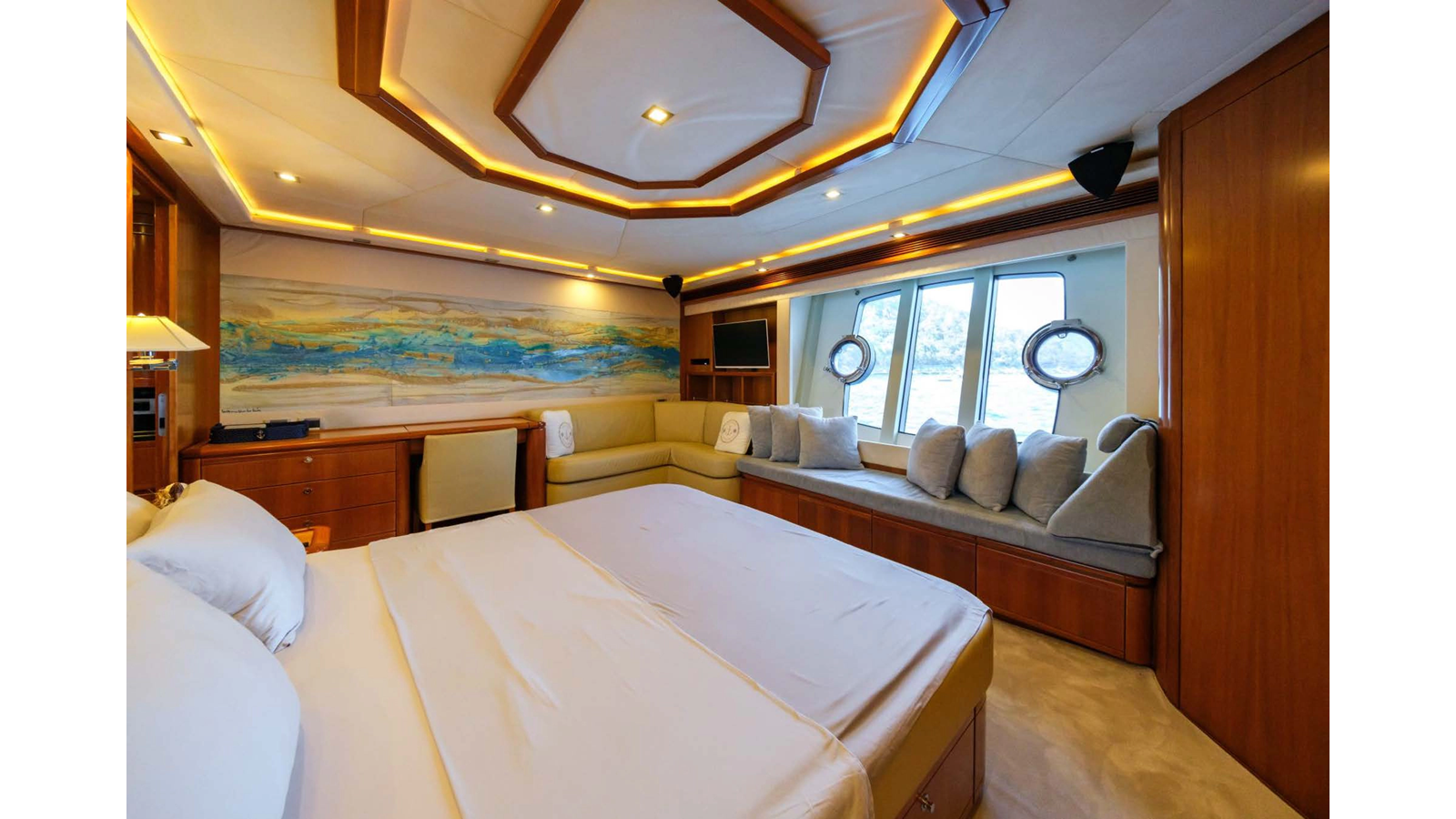 Ferretti Yachts Motor Yacht DAYDREAM2 For Sale