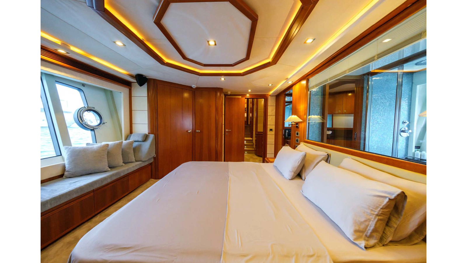 Ferretti Yachts Motor Yacht DAYDREAM2 For Sale