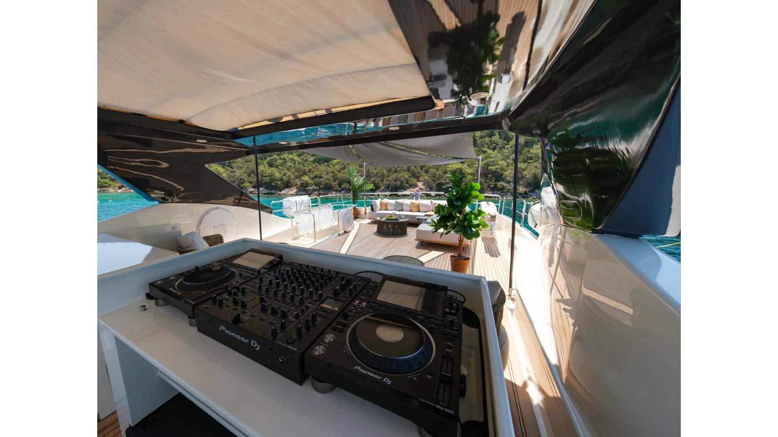 Ferretti Yachts Motor Yacht DAYDREAM2 For Sale