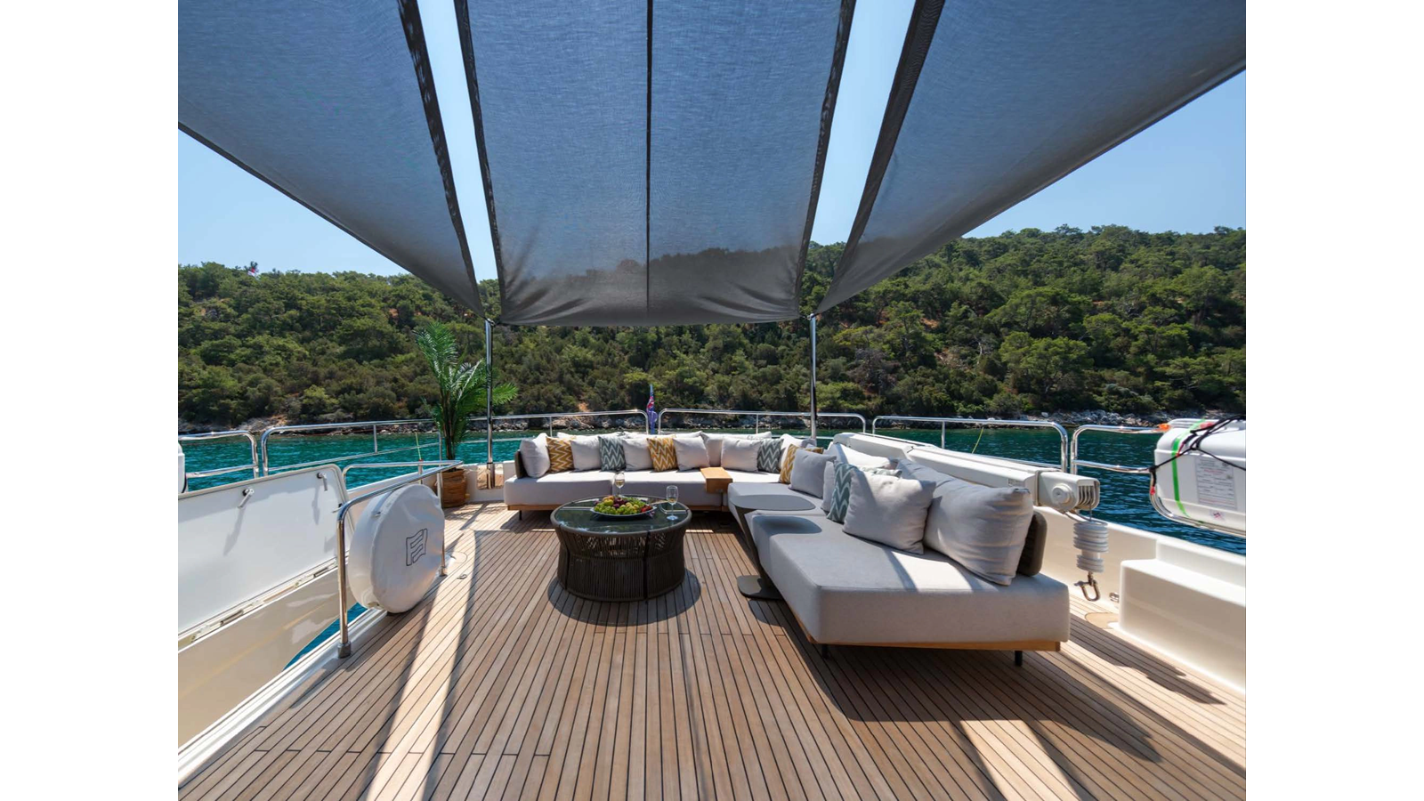 Ferretti Yachts Motor Yacht DAYDREAM2 For Sale