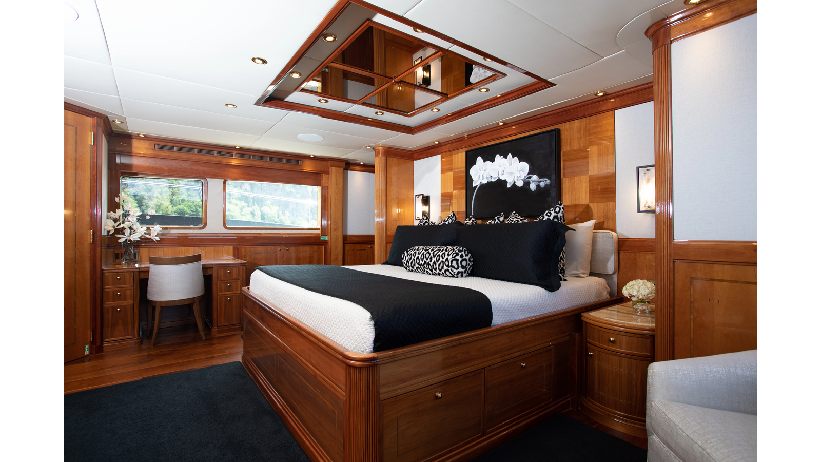 Palmer Johnson Motor Yacht TEMPTATION For Sale
