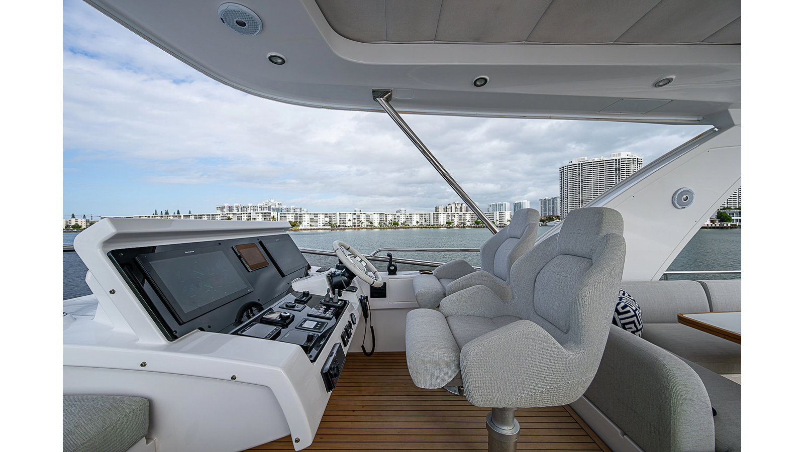Azimut Yachts Motor Yacht LIQUID ASSET For Sale