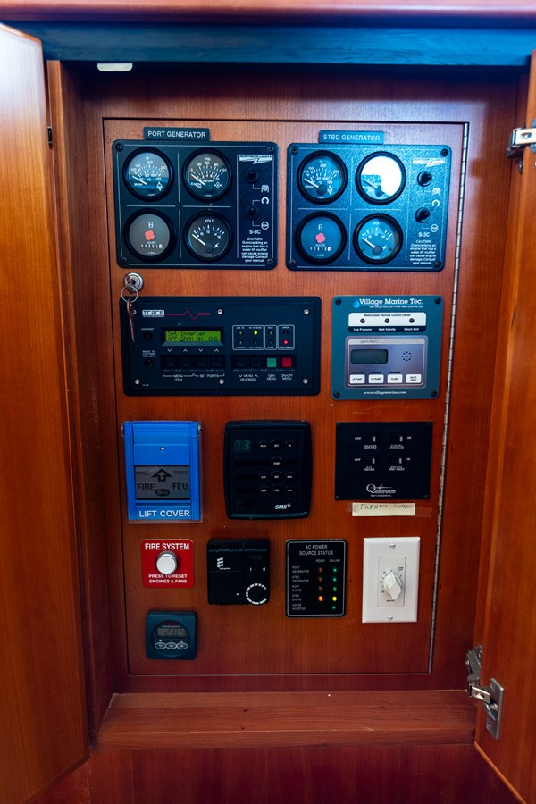West Bay Motor Yacht Dawn Trader VII For Sale